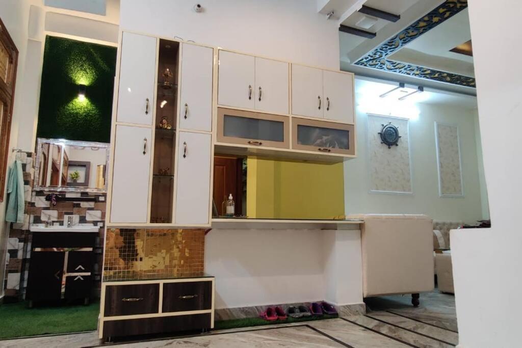 Blessing'S Home Stay 5 Bedrooms Luxury Villa Exquisite 5 Bedroom Villa Ideal Family Home Stay With Spacious Living 勒克瑙 外观 照片